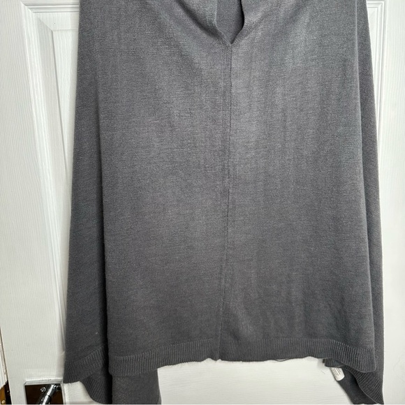 Poncho Grey One Size - Picture 3 of 16
